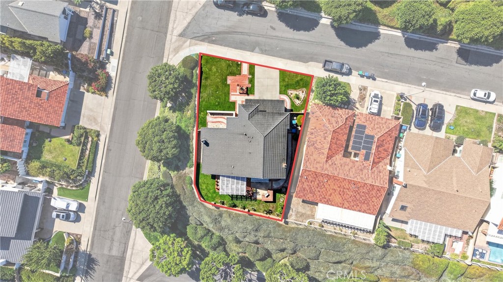 22852 Buendia Property Photo 3