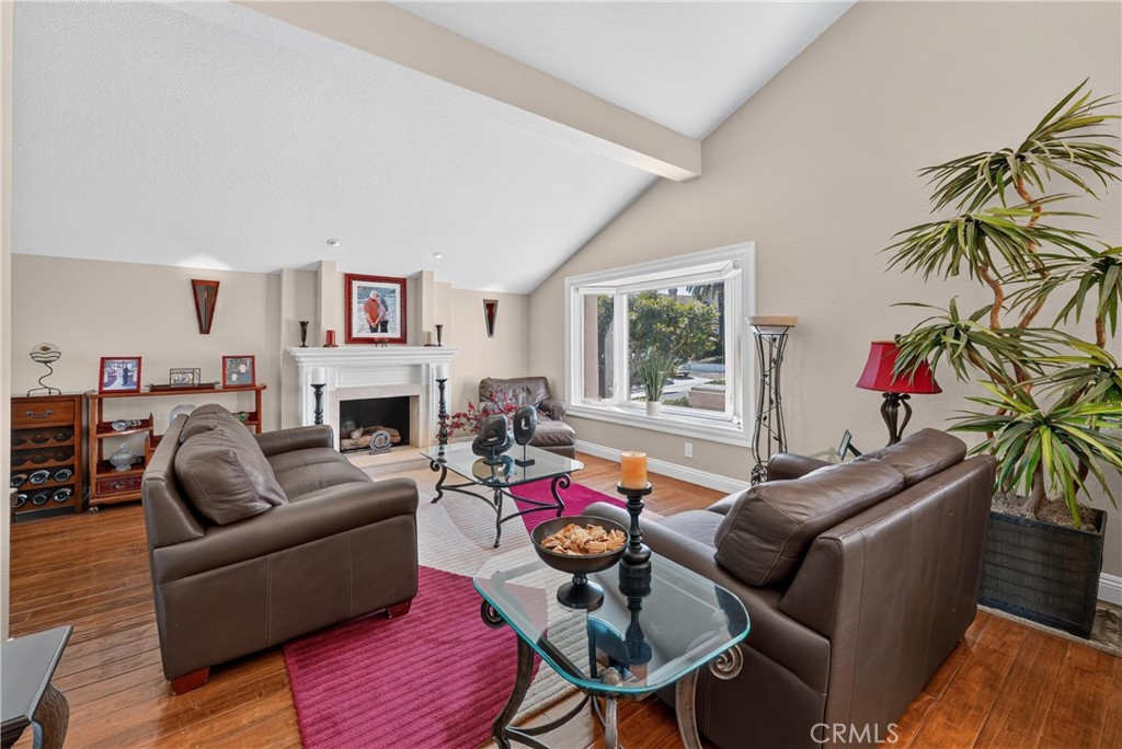 22852 Buendia Property Photo 7