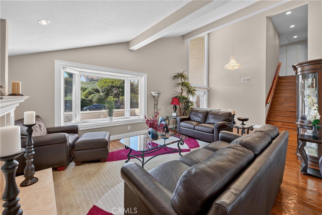 22852 Buendia Property Photo 8