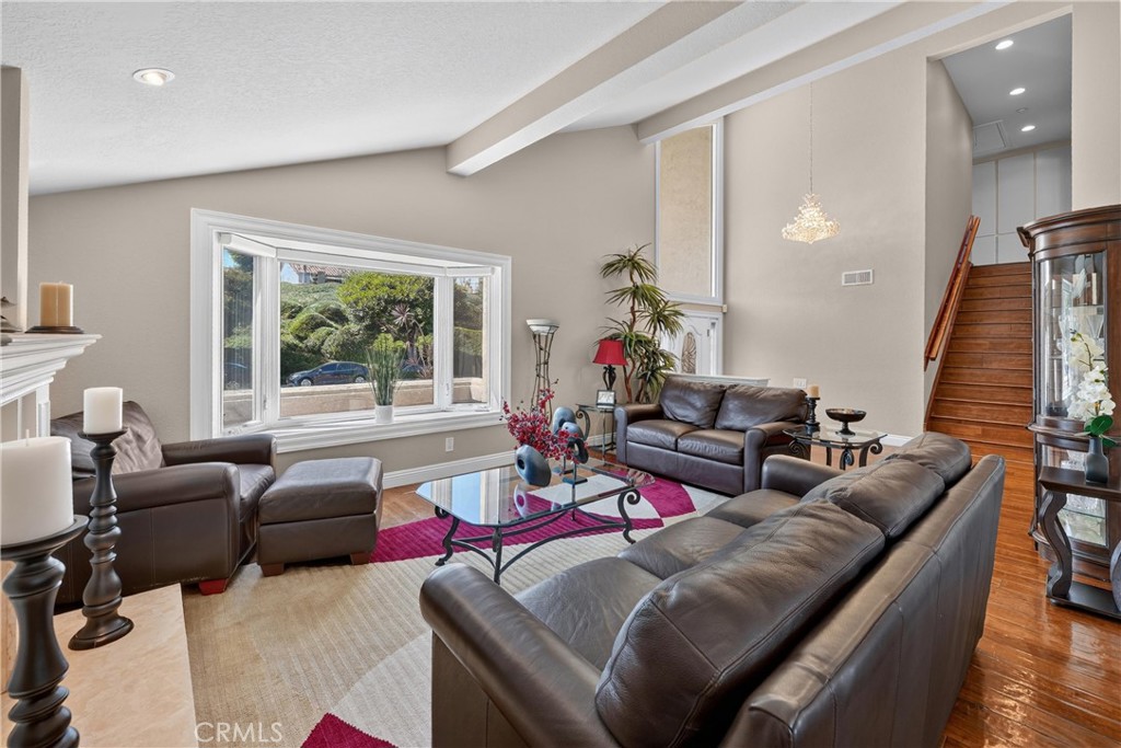 22852 Buendia Property Photo 8