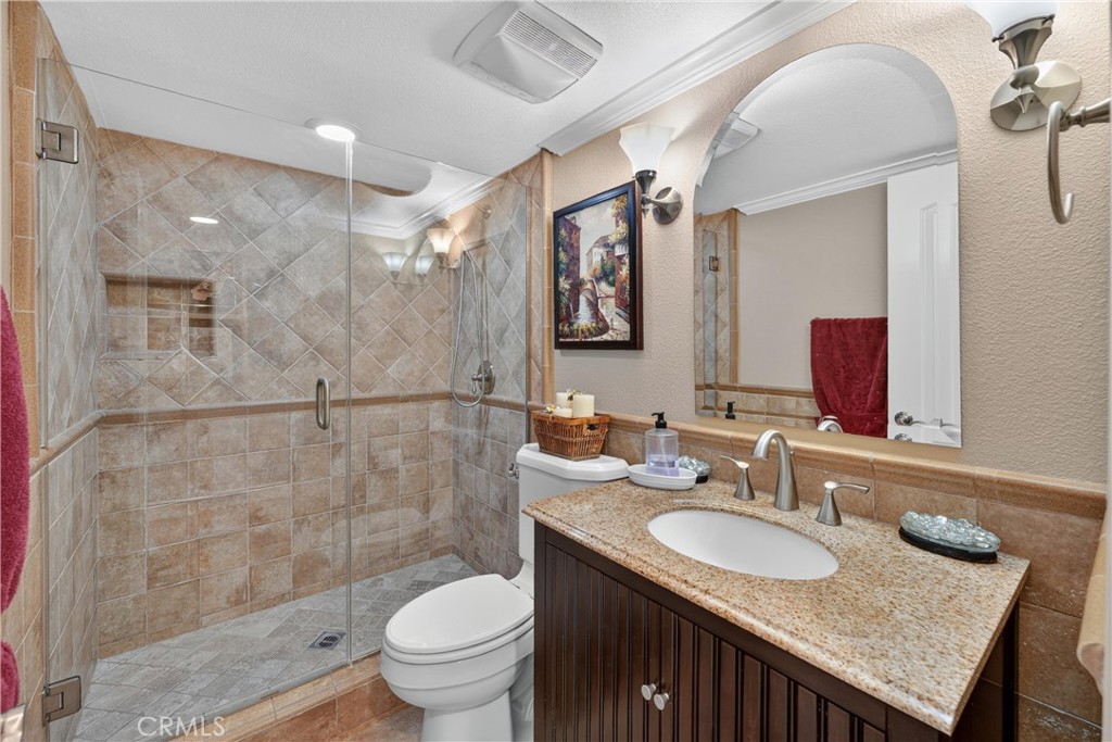 22852 Buendia Property Photo 27