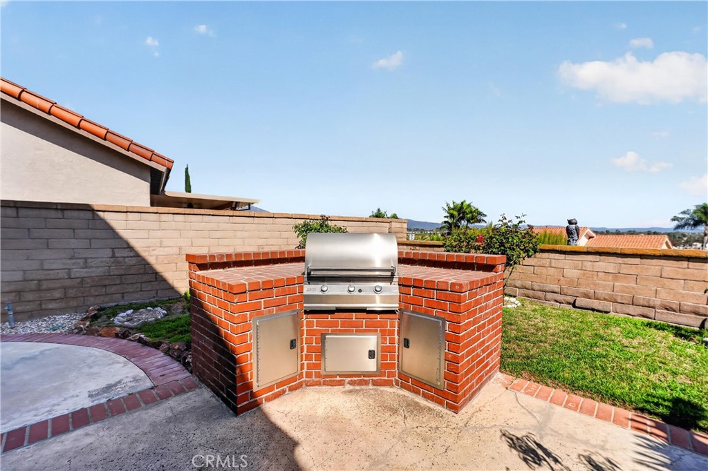 22852 Buendia Property Photo 28