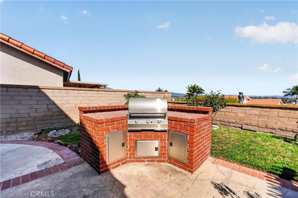 22852 Buendia Property Photo 28
