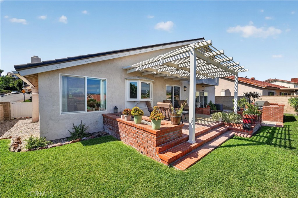 22852 Buendia Property Photo 32