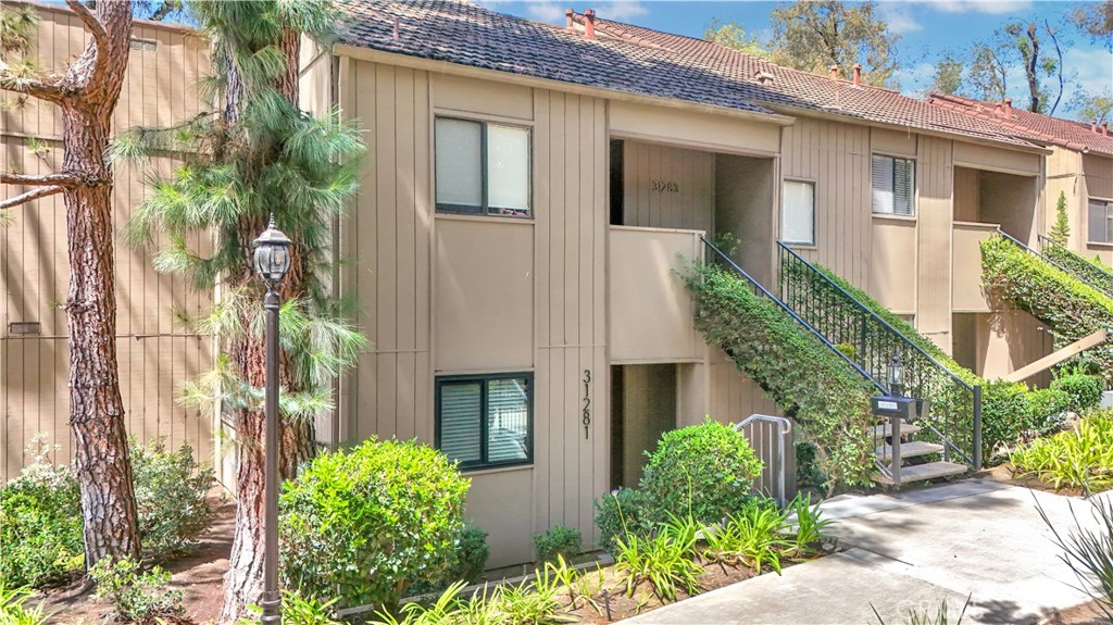 31281 E Nine Drive Property Photo 2