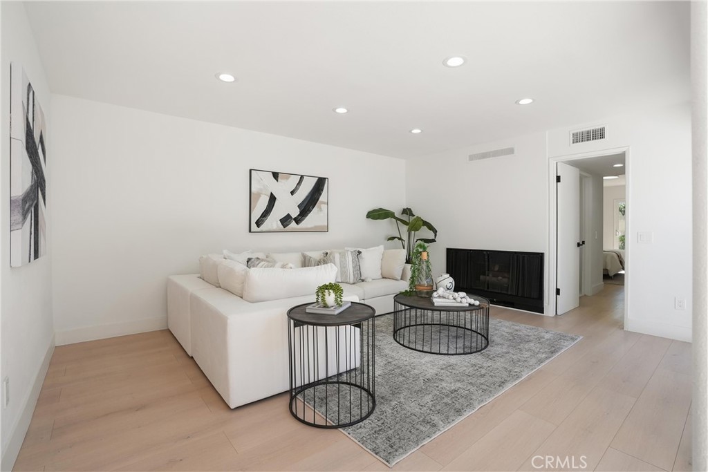 1712 N Glenview Avenue Property Photo 7