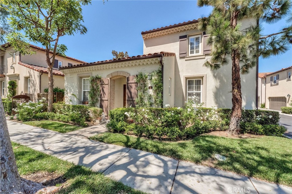 53 Clouds Property Photo 1