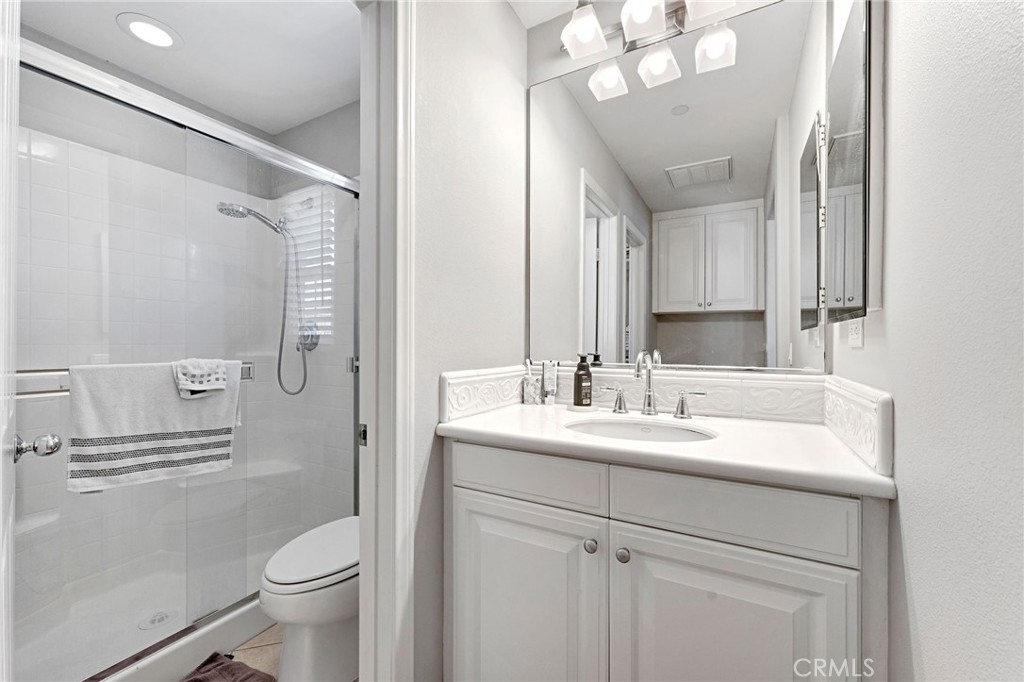 53 Clouds Property Photo 18