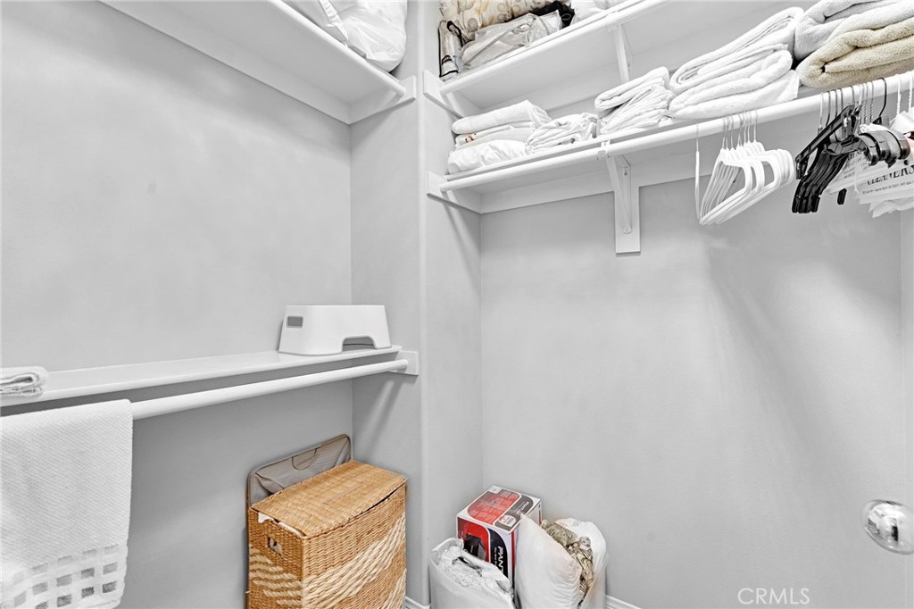 53 Clouds Property Photo 23
