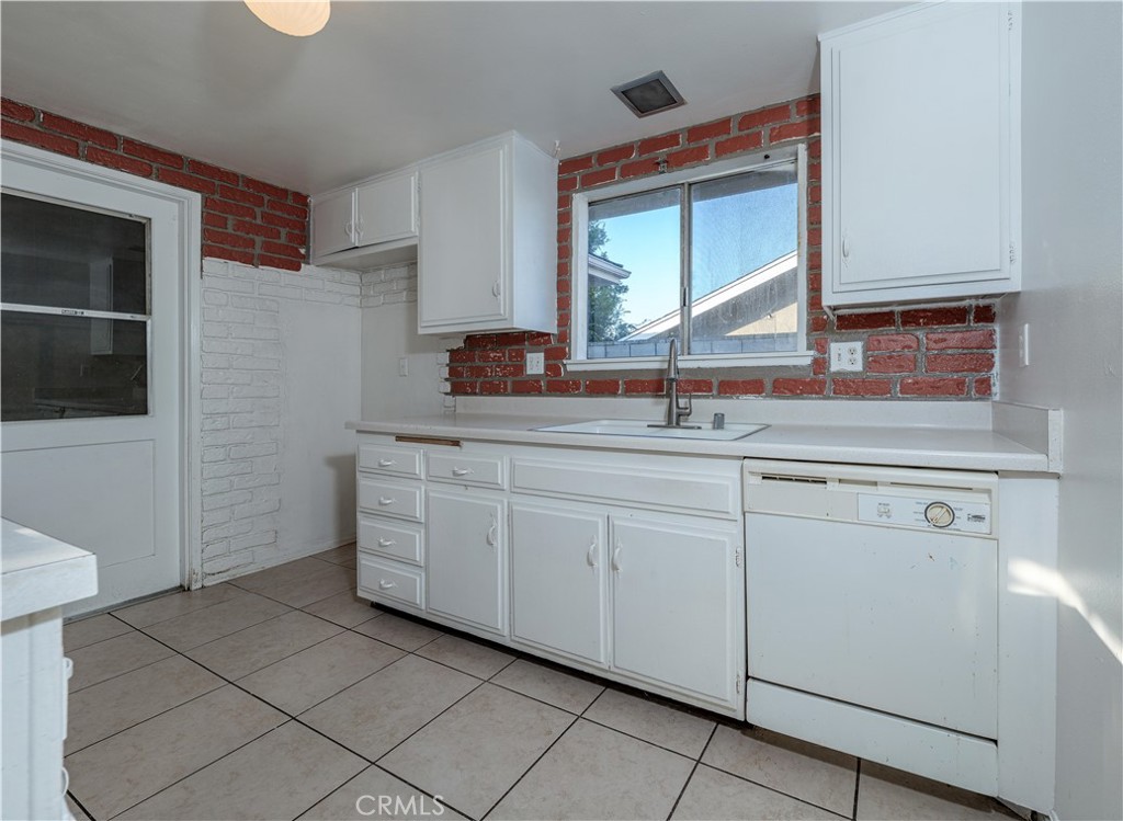 23051 Cavanaugh Road Property Photo 8