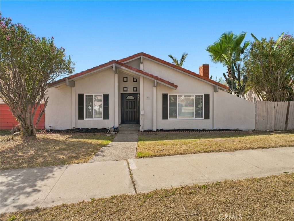 330 W Devonshire Drive Property Photo 1