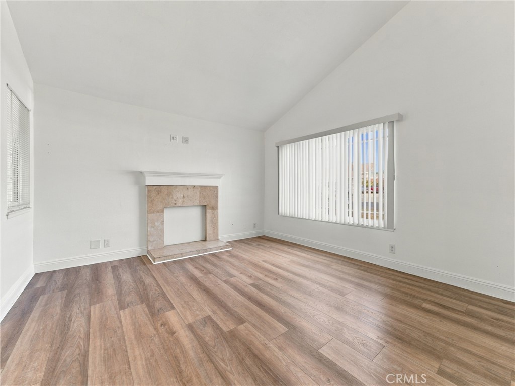 330 W Devonshire Drive Property Photo 4