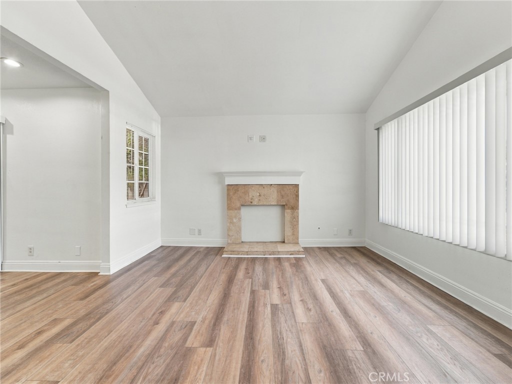 330 W Devonshire Drive Property Photo 5