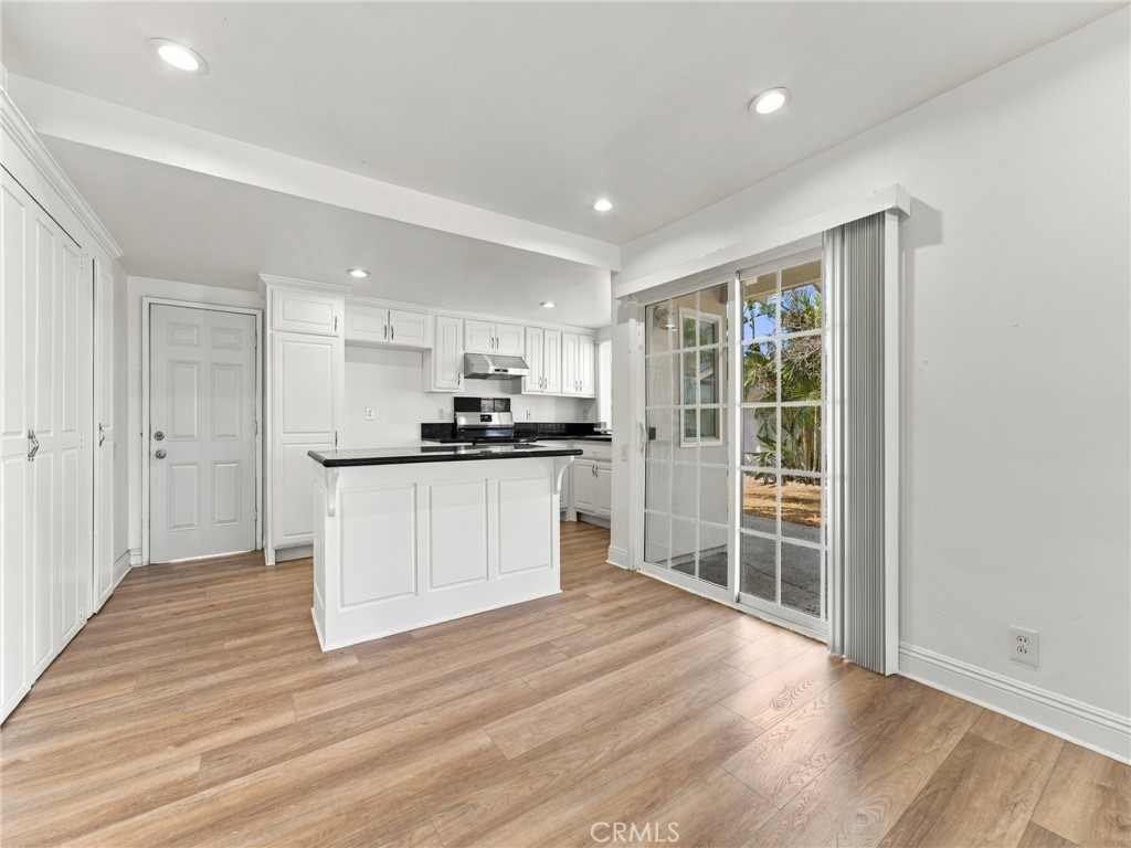 330 W Devonshire Drive Property Photo 8