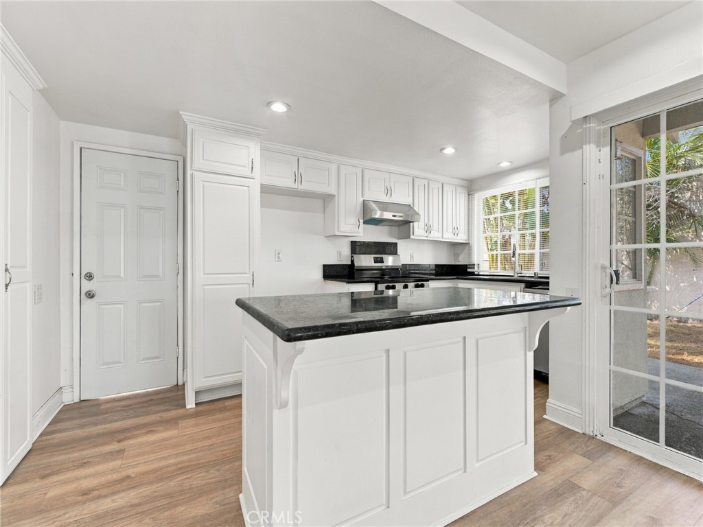 330 W Devonshire Drive Property Photo 10