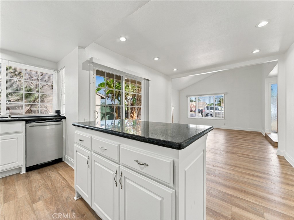 330 W Devonshire Drive Property Photo 12