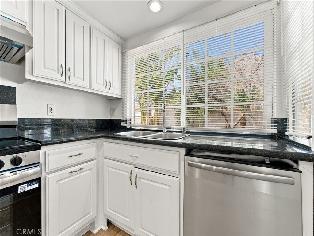330 W Devonshire Drive Property Photo 14