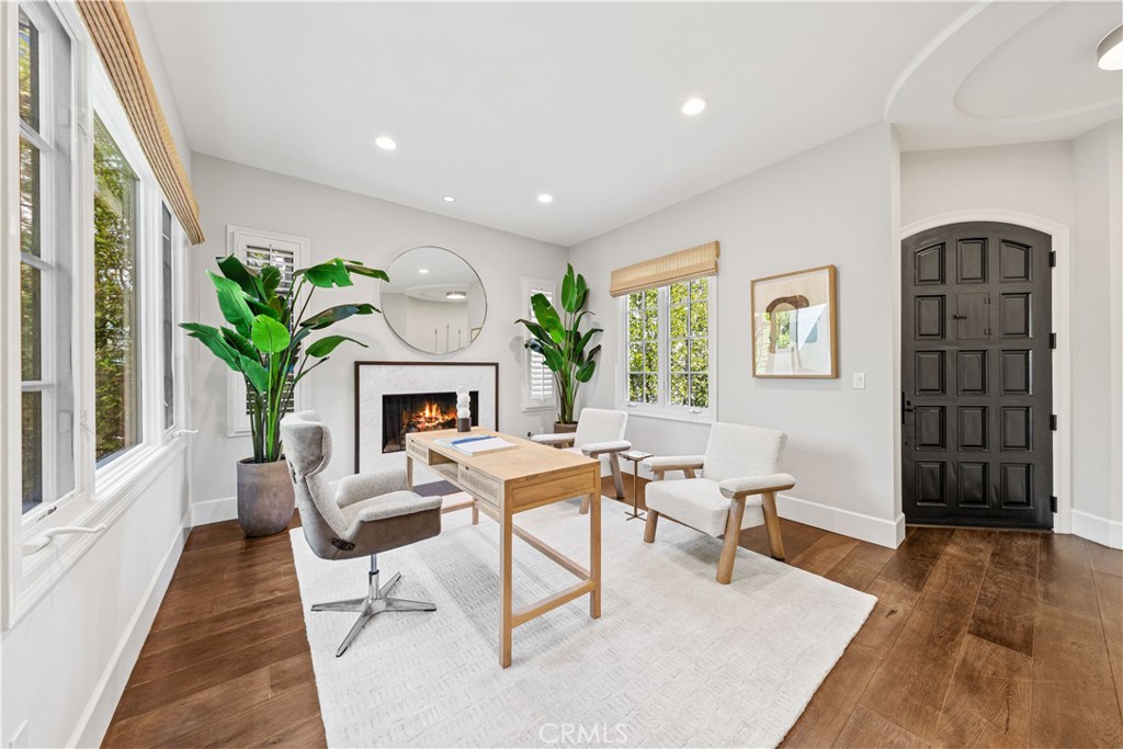 60 Sidney Bay Property Photo 10