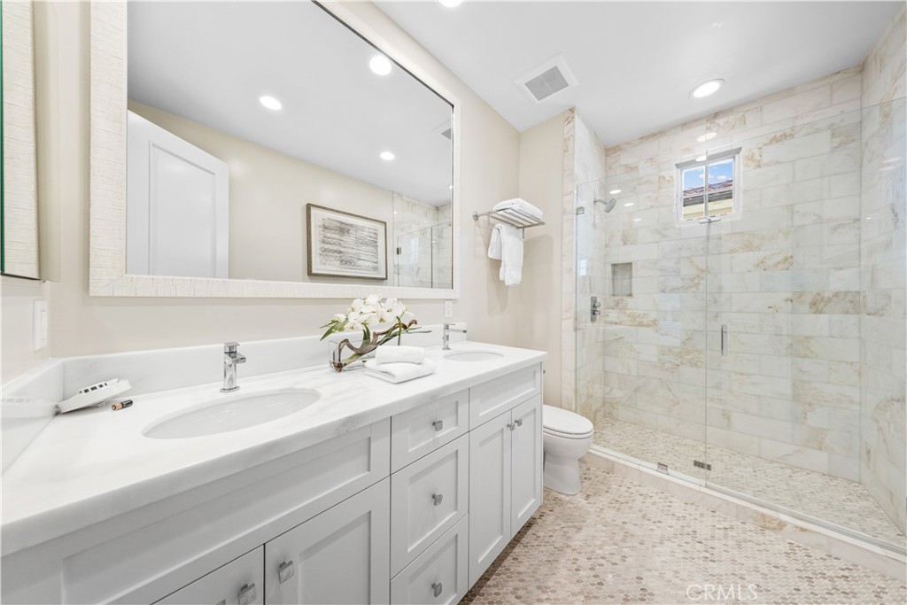 60 Sidney Bay Property Photo 24
