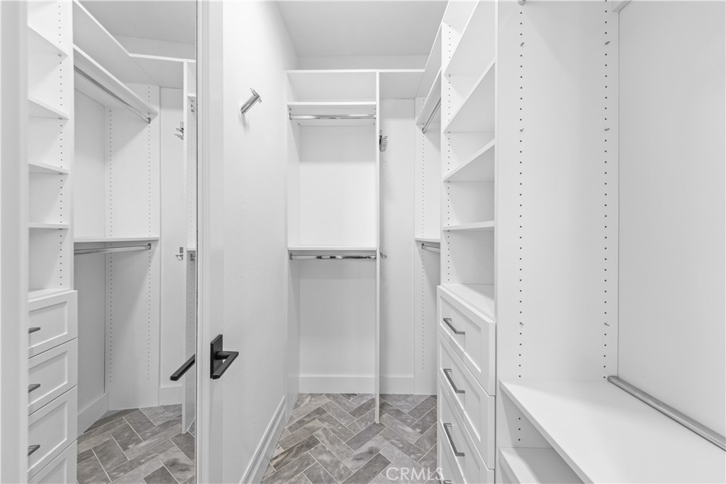 60 Sidney Bay Property Photo 38