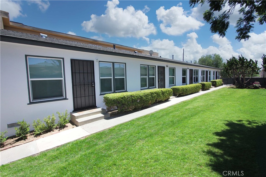 3245 -3301 E Wilton Street Property Photo 10