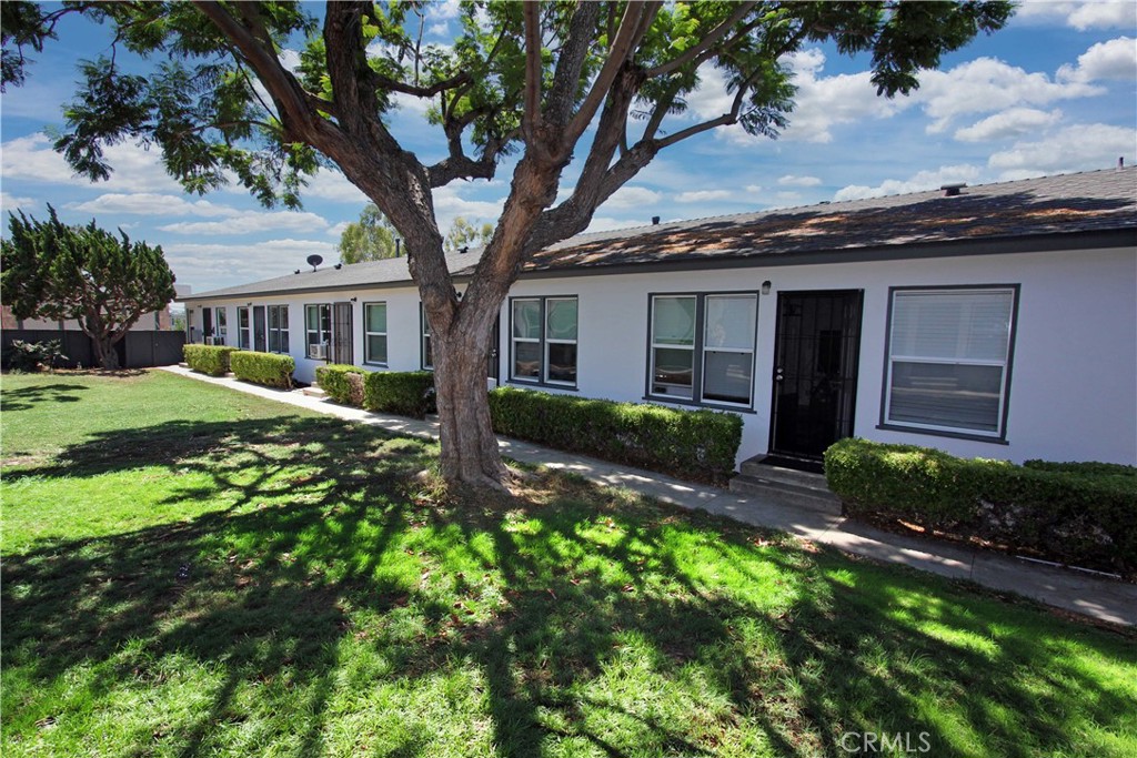 3245 -3301 E Wilton Street Property Photo 11