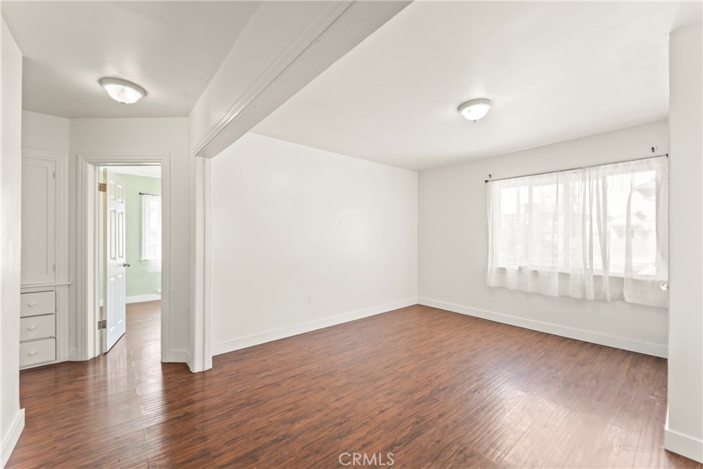 2320 W 25th Property Photo 6
