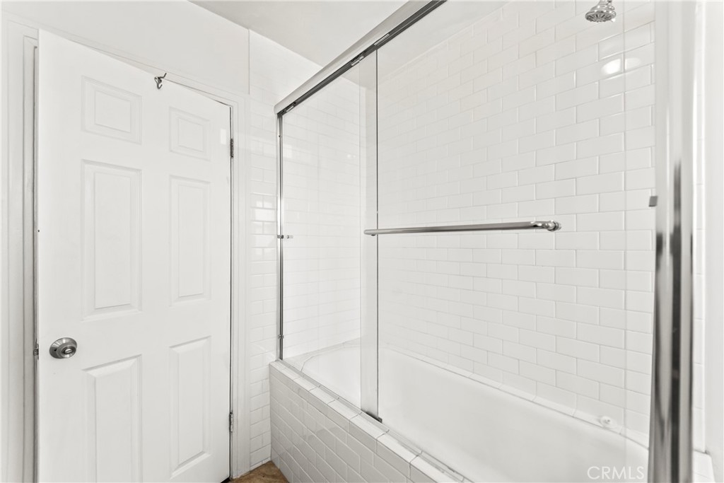 2320 W 25th Property Photo 11
