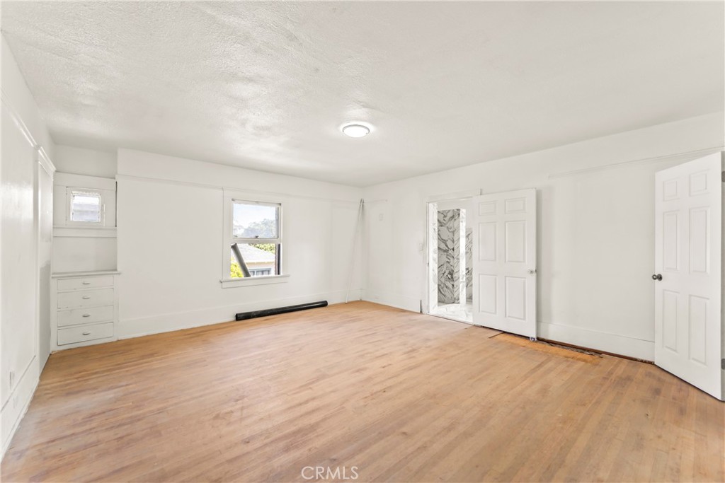 2320 W 25th Property Photo 18