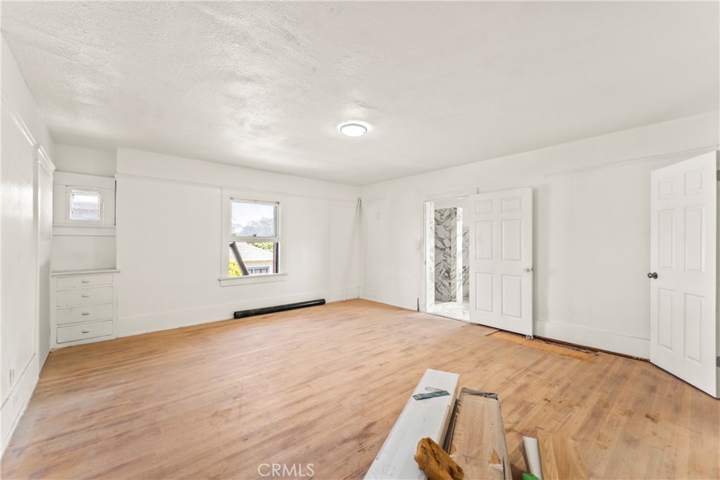 2320 W 25th Property Photo 19