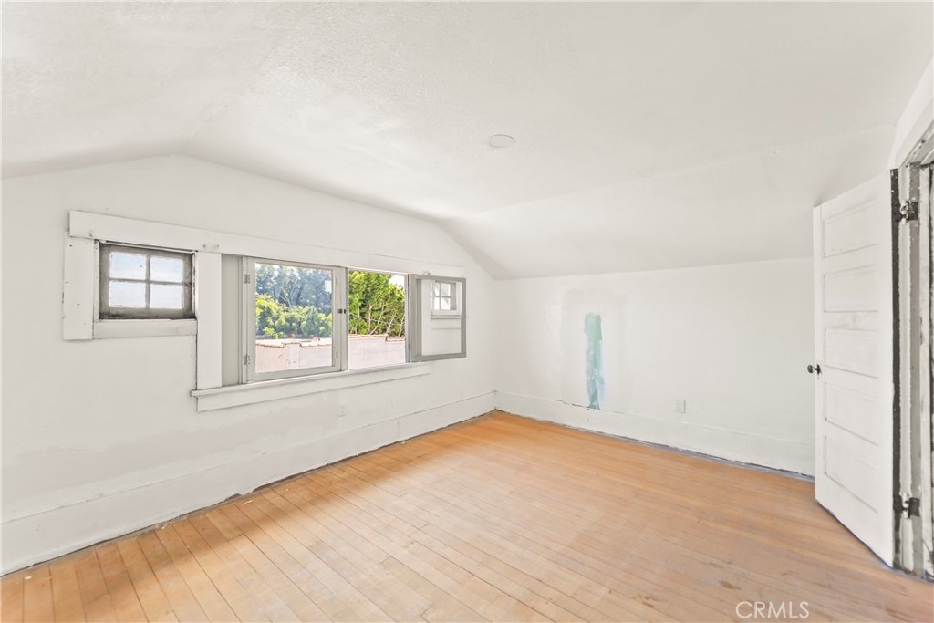 2320 W 25th Property Photo 28