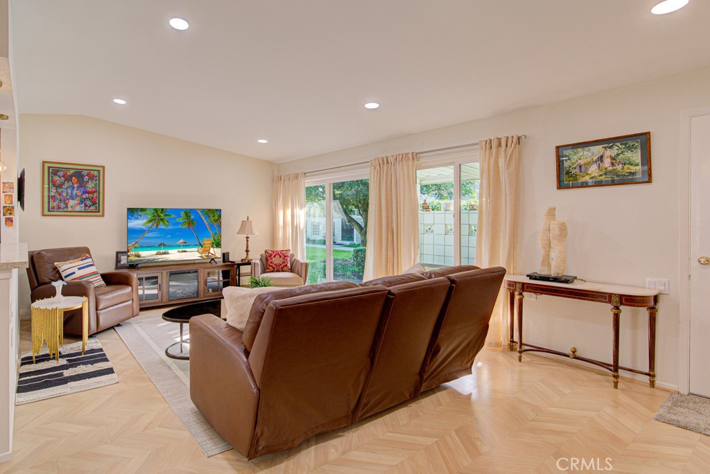 122 Via Estrada A Property Photo 6