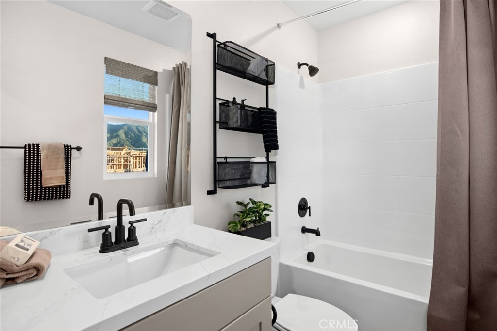 548 Gregory Way Property Photo 11