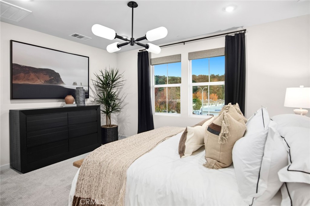 548 Gregory Way Property Photo 17
