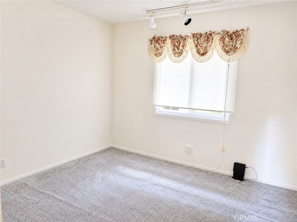 2239 Catherine Property Photo 14