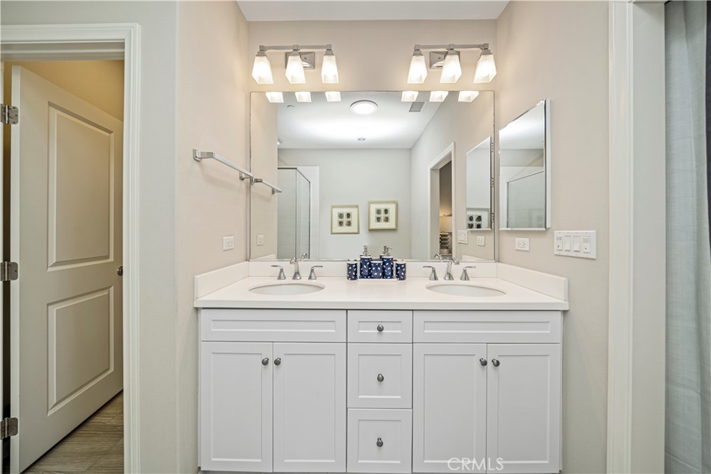 56 Jade Flower Property Photo 23