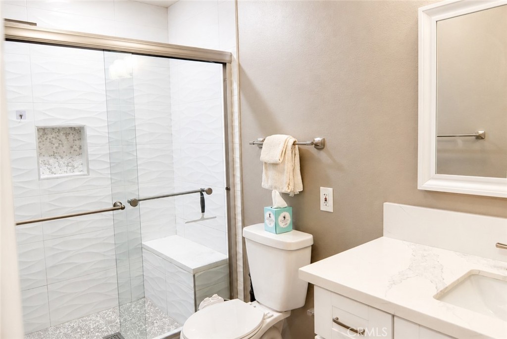2131 Via Puerta F Property Photo 4