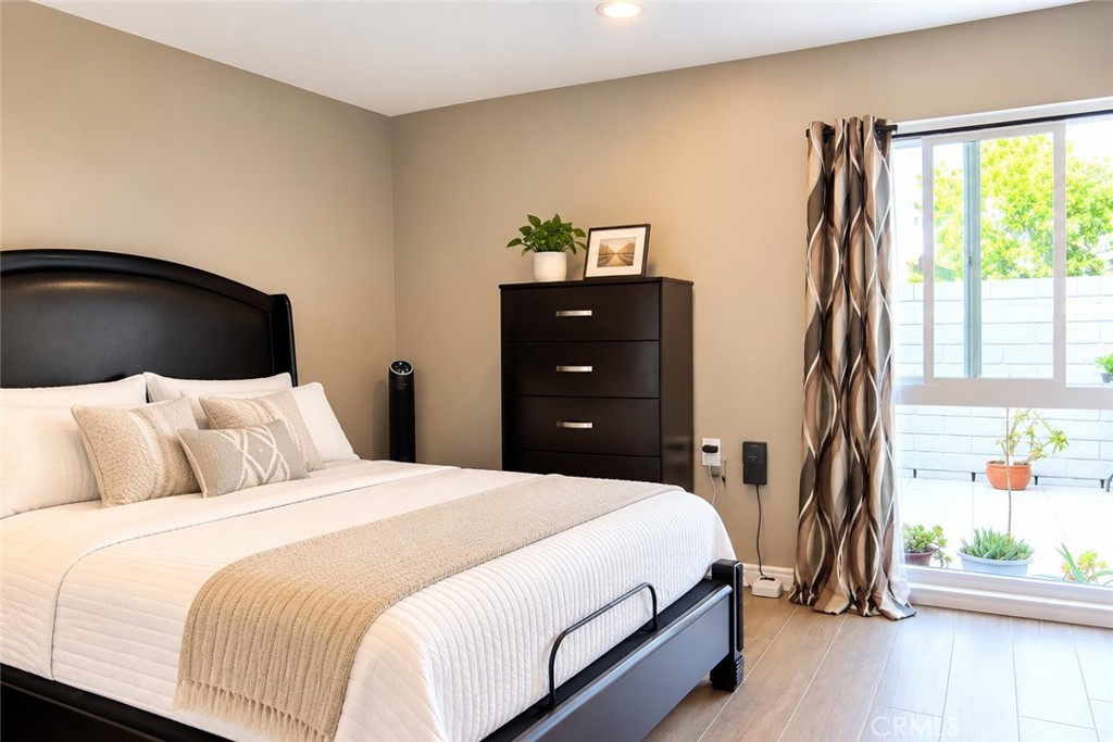 2131 Via Puerta F Property Photo 6
