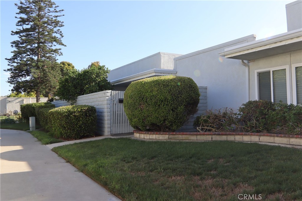 2131 Via Puerta F Property Photo 12