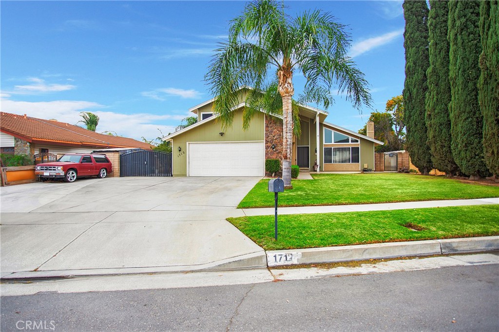 1712 Melrose Drive Property Photo 1