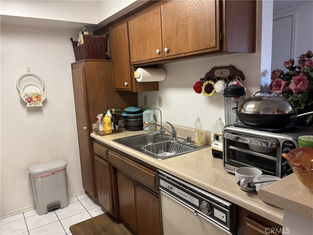 200 S Reno Street Property Photo 6