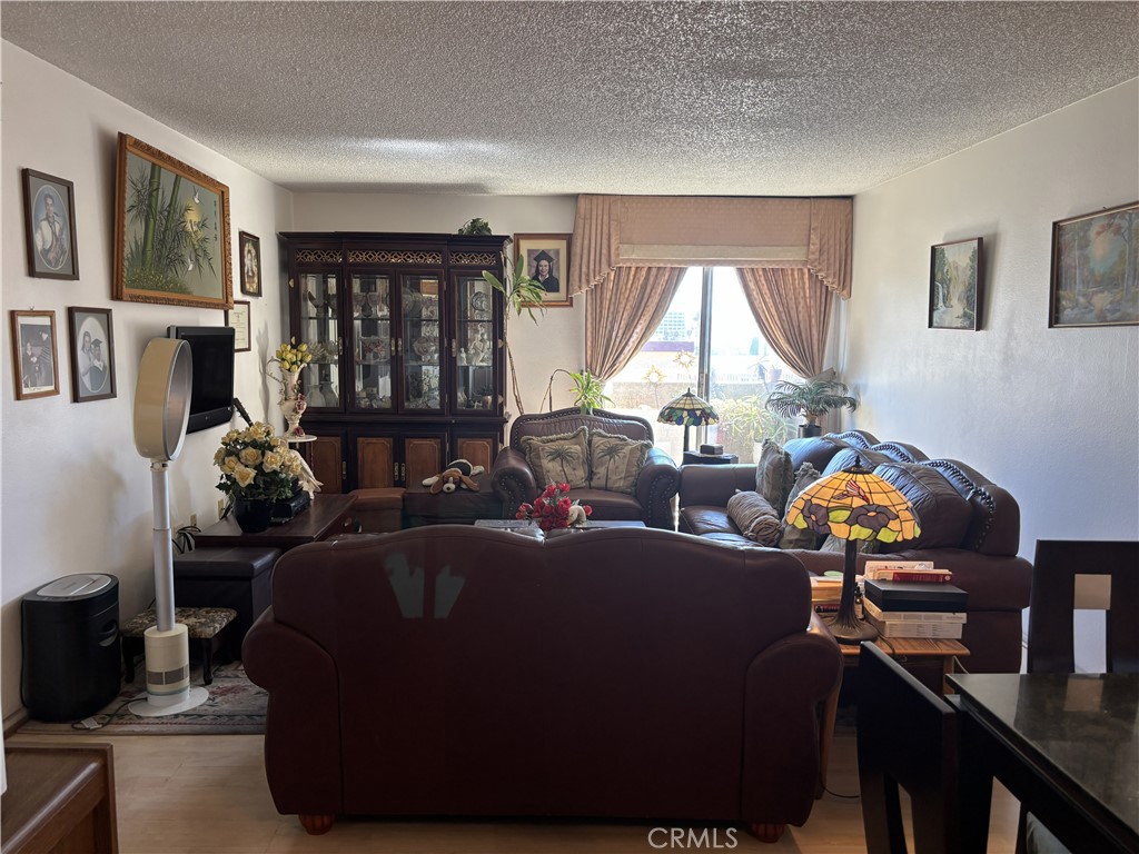 200 S Reno Street Property Photo 4