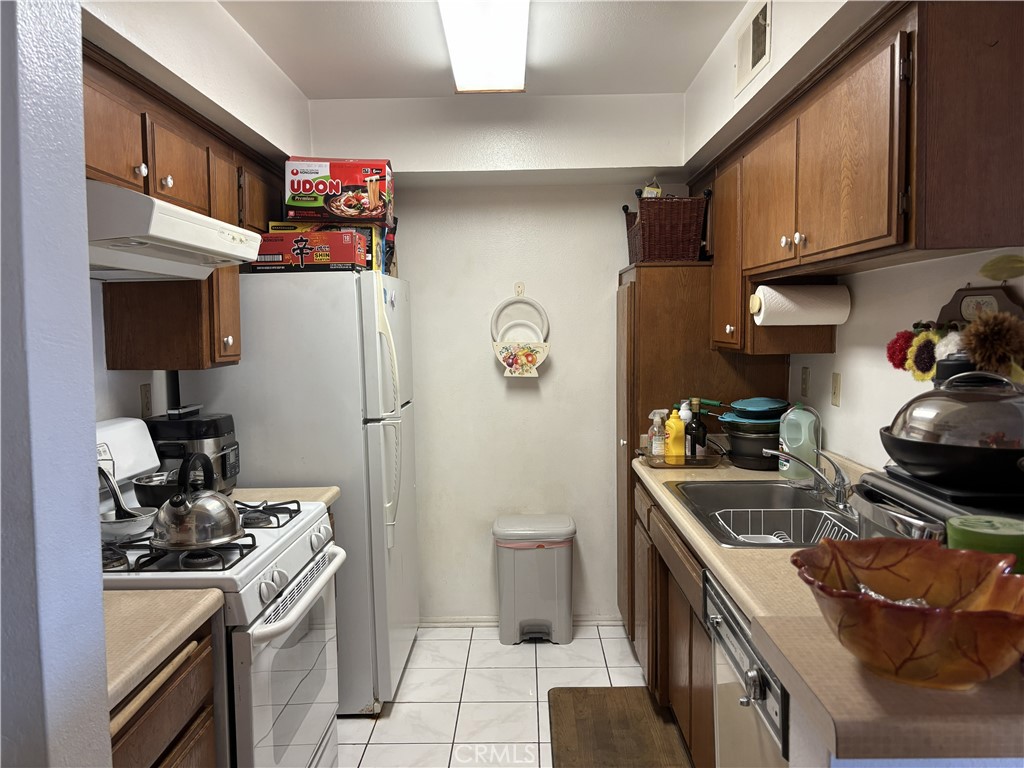 200 S Reno Street Property Photo 5