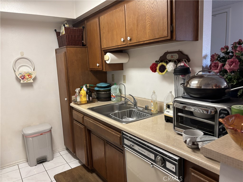 200 S Reno Street Property Photo 6