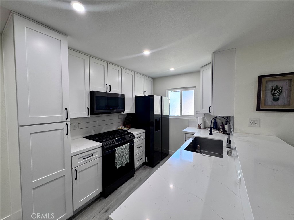 1072 C Cabrillo Park C Property Photo 7