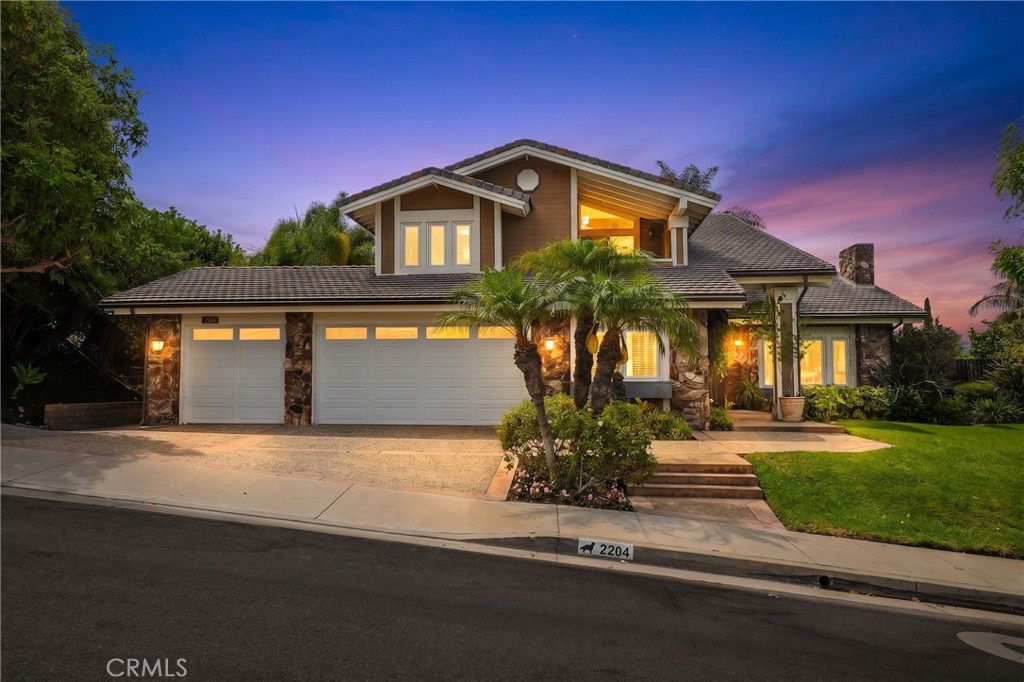 2204 E Vista Mesa Way