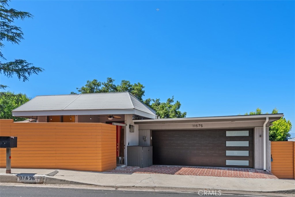 11575 Sunshine Terrace Property Photo 1