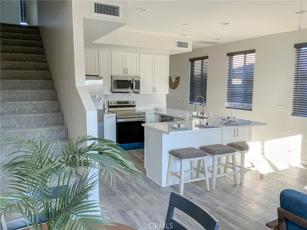 33040 Rancho Vista Drive Property Photo 6