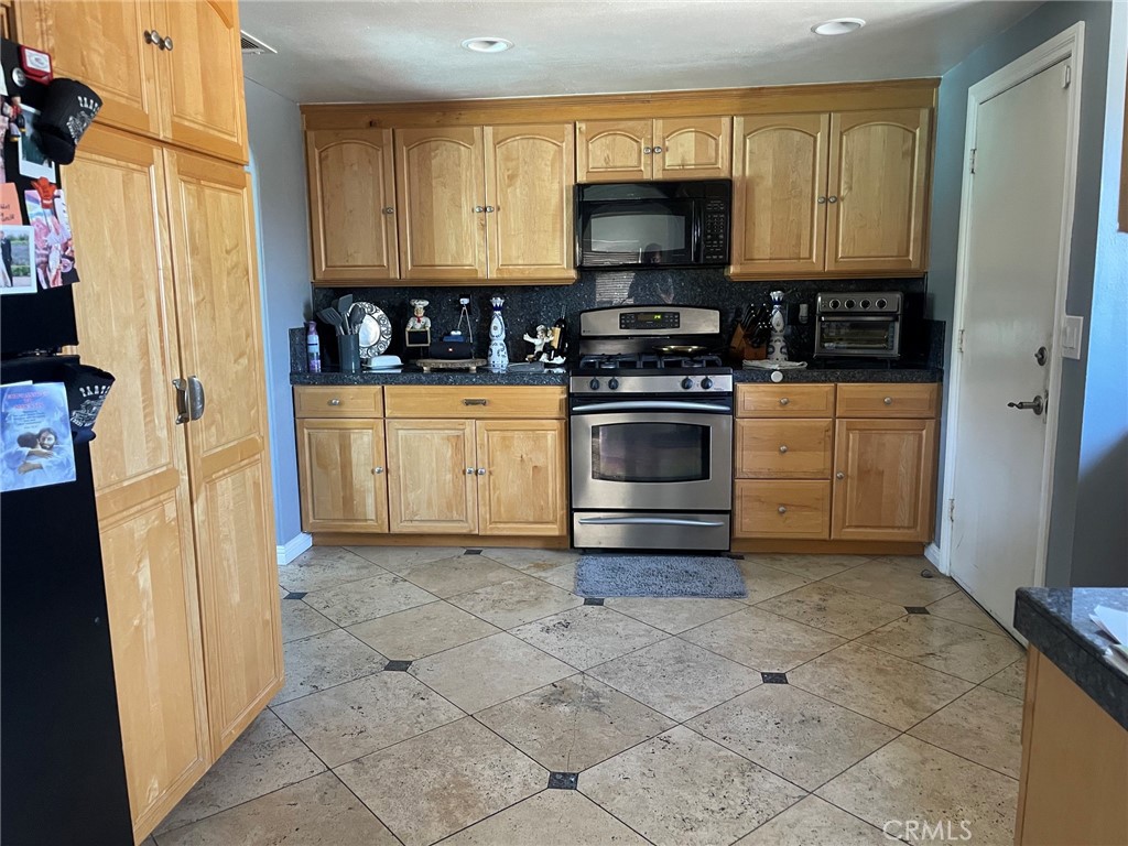 1406 W Baker Property Photo 6