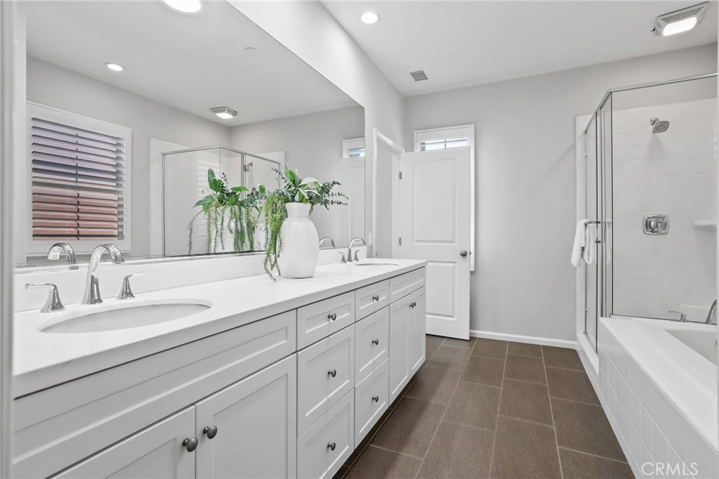 71 Emerald Clover Property Photo 30